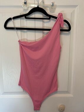 gaze One-Shoulder Tie Pink Bodysuit